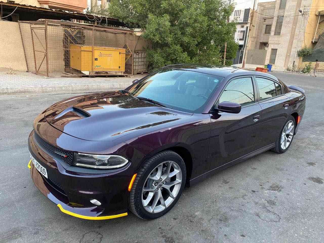 السلام عليكم
 للبيع او المراوس 
دوج جارجر GT خليجي وكالة هارلم
موديل 2021 لون مميز
رقم اربيل وكاله او تحويل بسمي السياره قبل شهر جددت سنويتها لل31 
مواصفات الخليجي معروفه 
سلايد السياره 
ماشيه 70 
لون مميز نظيفه وجديده السياره تجي وتشوفها بعينك
صار بيها شخط بين البابين صفحة الصدر ورشيته كلير شغل درجه اولى
سعرها 298$ وبيها مجال قليل
ملاحظه السياره مابيها نقص ولا الف دينار 
للتواصل *********** البصرة, العراق
