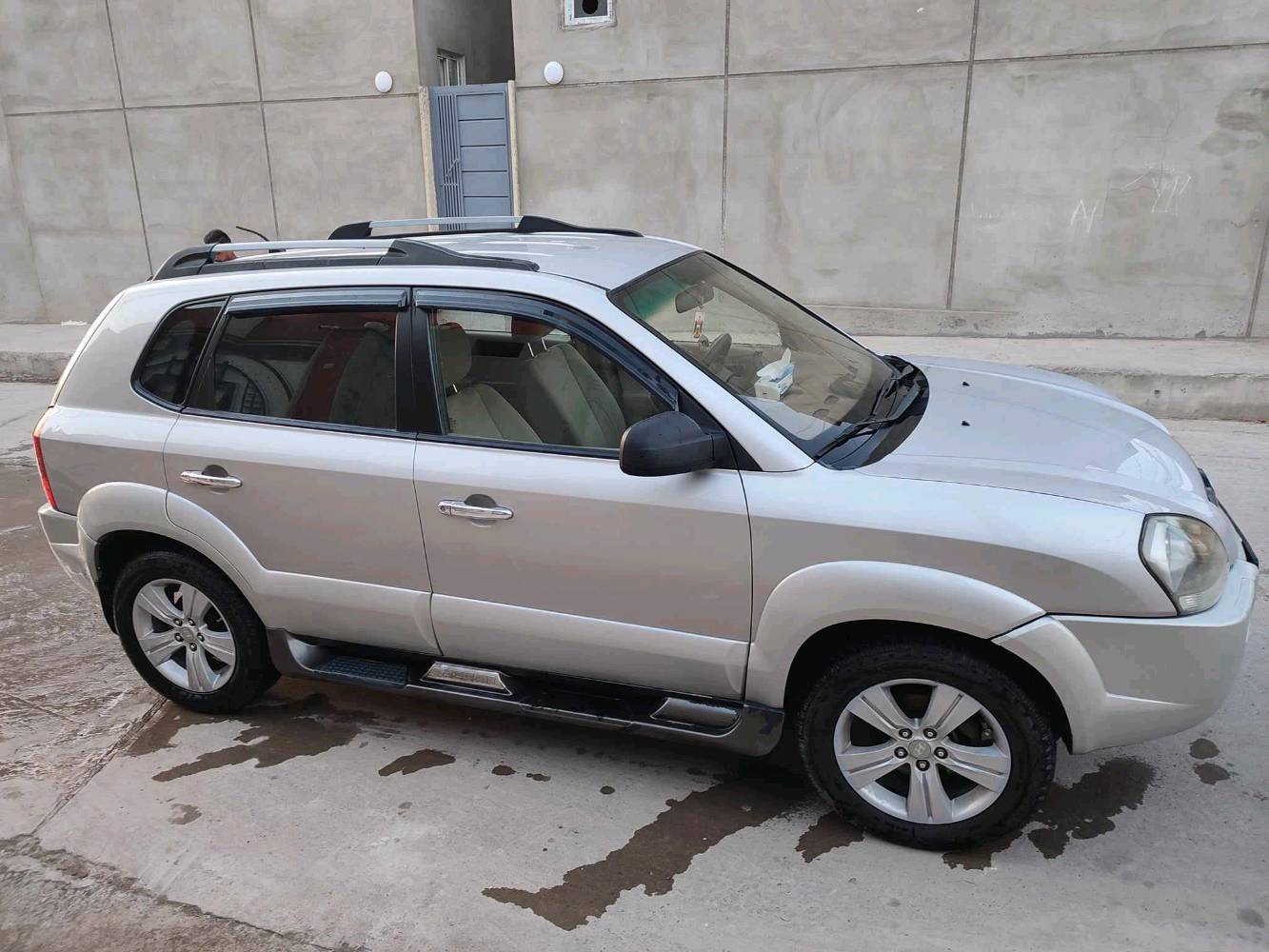 توسان 2008 كلين لون سلفر 
السعر 123بيها مجال
