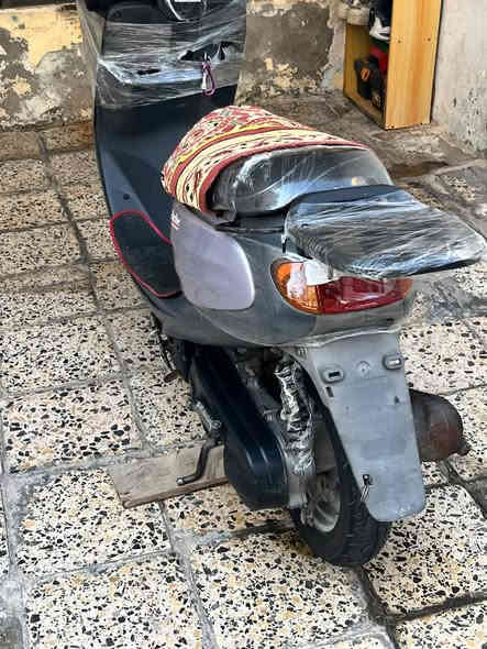 سلام عليكم
دراجة منغولي 2007 بلادي مكفولة وصل معرض
برغي مامفتوح بيها 
دراجة خير من الله شلعة ومعدل 
كهربائيات كلها شغالة 
مكاني كربلاء مول الحارث 
السعر 850وبيها مجال حگ الجية
نقصها بس باتري ضعيف 
ماخذها من المعرض بمليون وربع موجود بالوصل
***********
