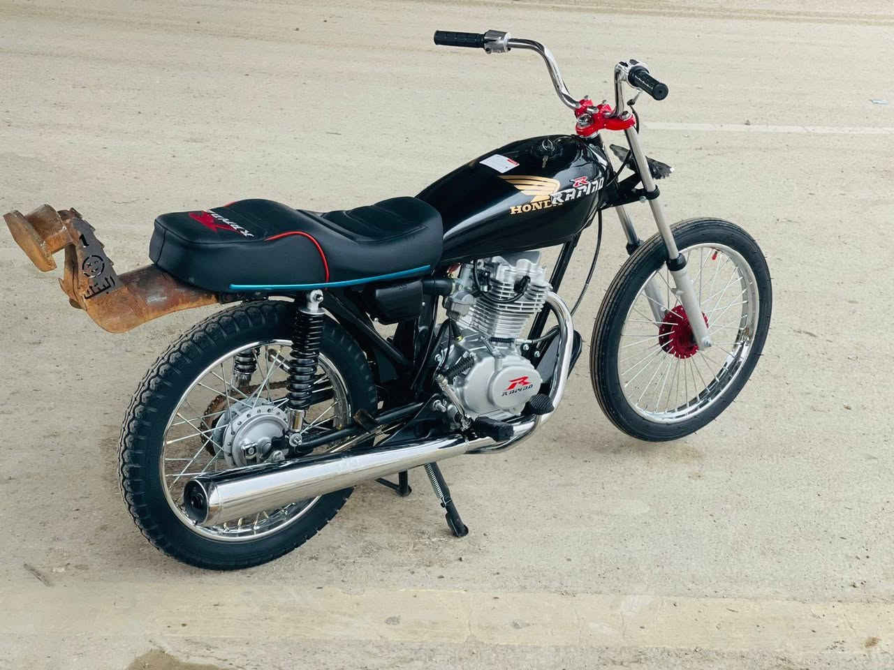 سلام عليكم رابيدو شاصي وغراض 26 اوراق كامله دراجه صارله 20 يوم من معمره كفاله عامه نضافه شوفت عينك شراي تعال خاص مو شراي اعبر المنشور عنواني مركز الديوانيه ***********
