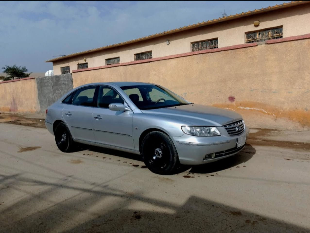 سلام عليكم 
ازيره 2008 خليجي بيه قطعتين جاملغ خلفي وبنيد بس صبغ بدون معجون سياره نضيفه بمعنه الكلمه دواخل جلد اسود صاج كشنات كهرباء مكينه 6/ 2700 رقم بغداد الماني سنويه 2028  مكانه ديالى بعقوبه 
89$.  السعر
***********
