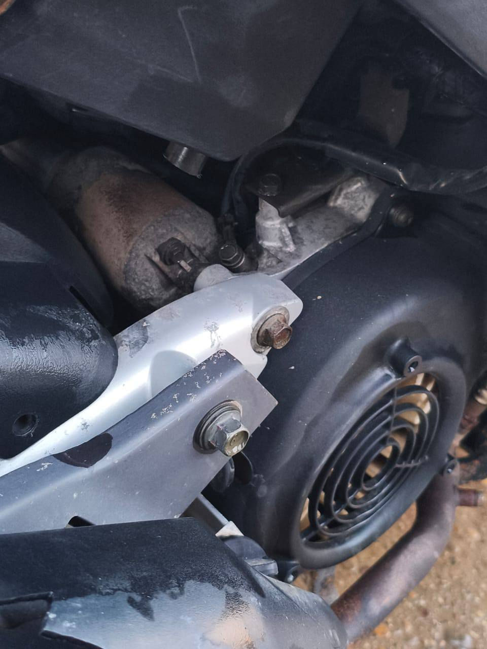 سلام عليكم دراجه للبيع جي تي ار مكفوله كفاله عامه دراجه مال رمبه صار الها شهرين من نازله سعر مليون وخمسين مكان بغداد المعامل العماري ***********
