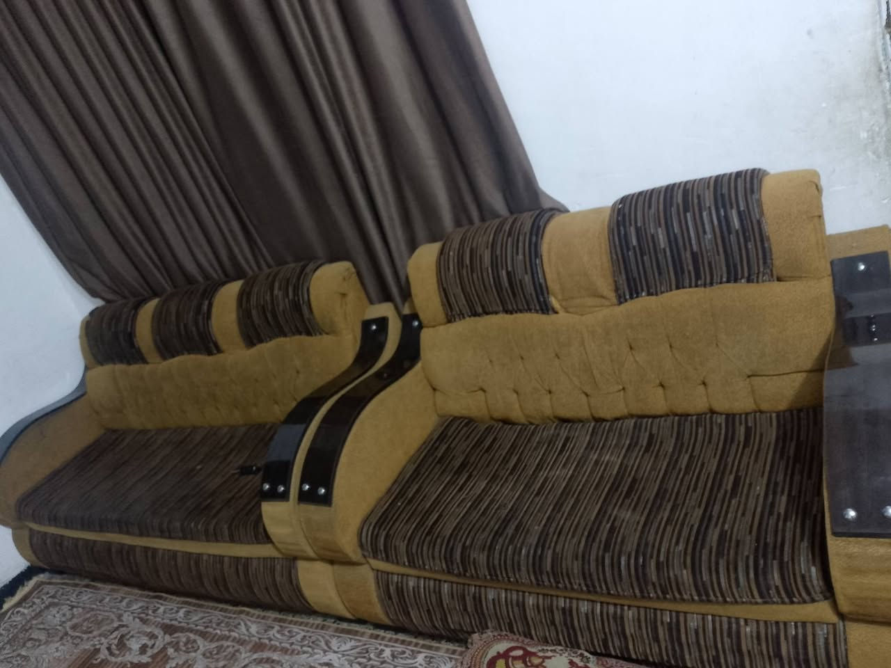 السلام عليكم تخم للبيع عشرة مقاعد السعر 75 نهايته الاستفسار على هذا الرقم بي واتساب ***********
