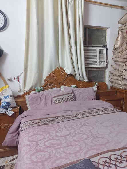 غرفه للبيع سعرهه ب 300 وبيهه مجال مكاني بغداد دروه
