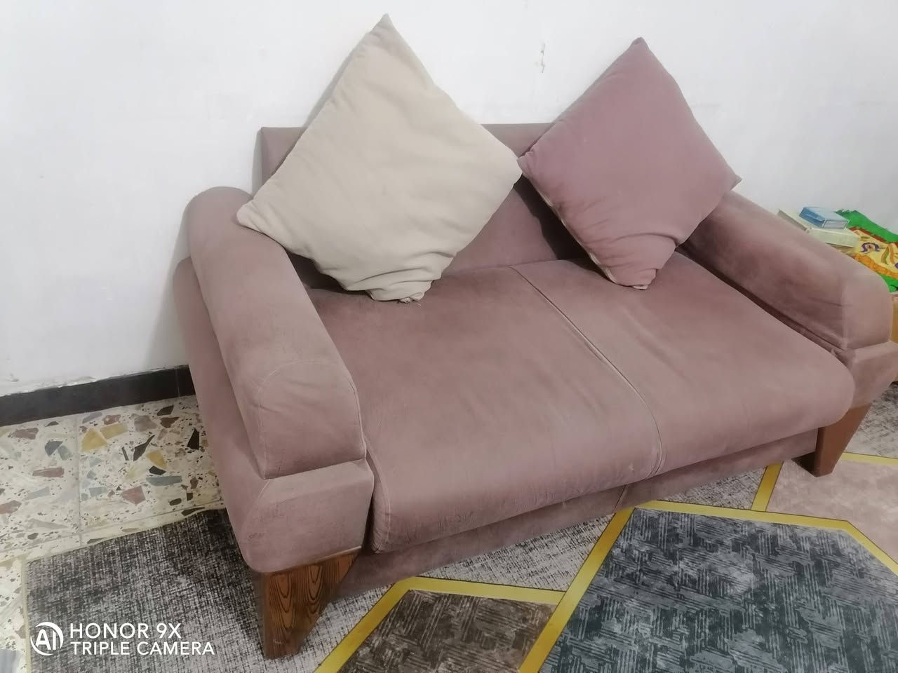 تخم 7 مقاعد نظيف سعر 200 بغداد حي الجهاد ***********
