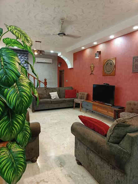 دار للبيع في حي الجزائر شارع المطاعم مساحة 600م²
*********** هذا رقم صاحب البيت 
فرع گصابية لحوم الجزائر ثاني باب على اليسار
