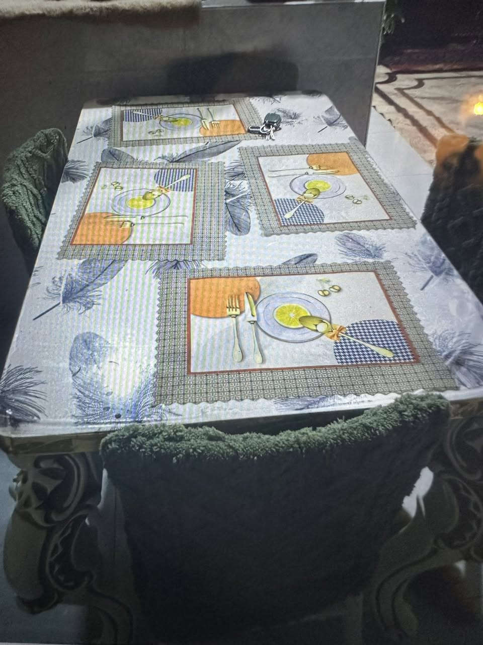 مكينه خياطه فراشه هندي موصيني استعمال ١٠ايام السعر ٧٥ ألف ماخذها ١٠٠ ميز طعام مع اربع كراسي عظم عاج السعر ٨٠رقم وات ساب ***********
