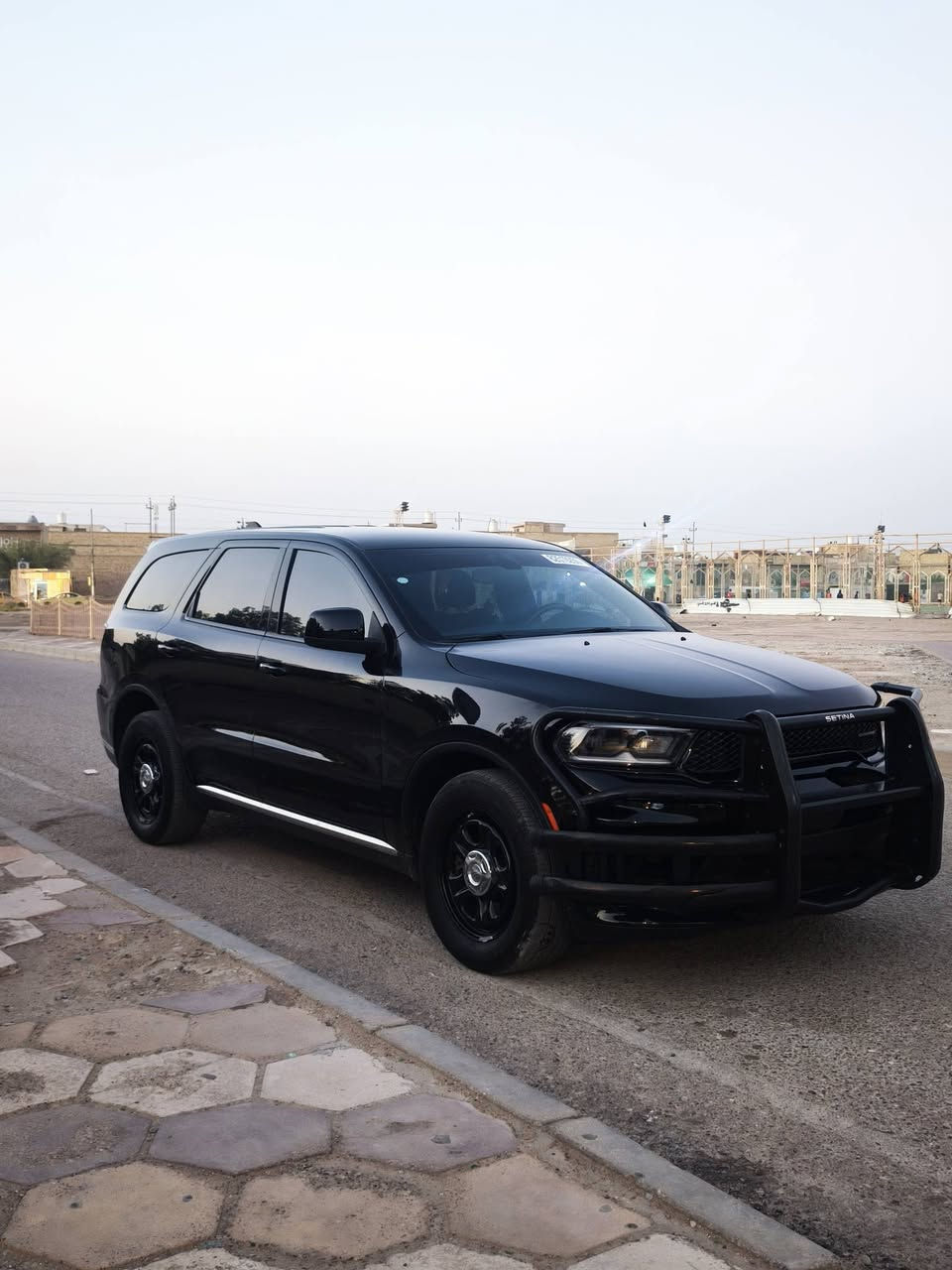 دوج دورنكو pursuit
موديل2024 
حرة بدون رقم بأسمي
 محرك ستة سلندر 3.6
ماشية 11 الف ميل 
حادثها جاملغ وبيبان ثنين موضح بالصور بدون دواخل 
تبديل بيبان ثنين وجاملغ اصلي نفس اللون 
بدون ايرباك بدون صبغ 
صور الحادث بالمنشور
فور ويل 
كير تعليك 
تخم تاير برجستون اصلي مال شركة 
شاشة وكامرا دوارة 
حساسات خلفية 
رادار جانبي 
هيترات بالمري 
5 راكب 
بصمة 
لايت زنون بلادي 
شاشة كار بلاي
السيارة جاهزة 100‎%‎ موجودة بالعمارة وهذا رقمي 
***********

