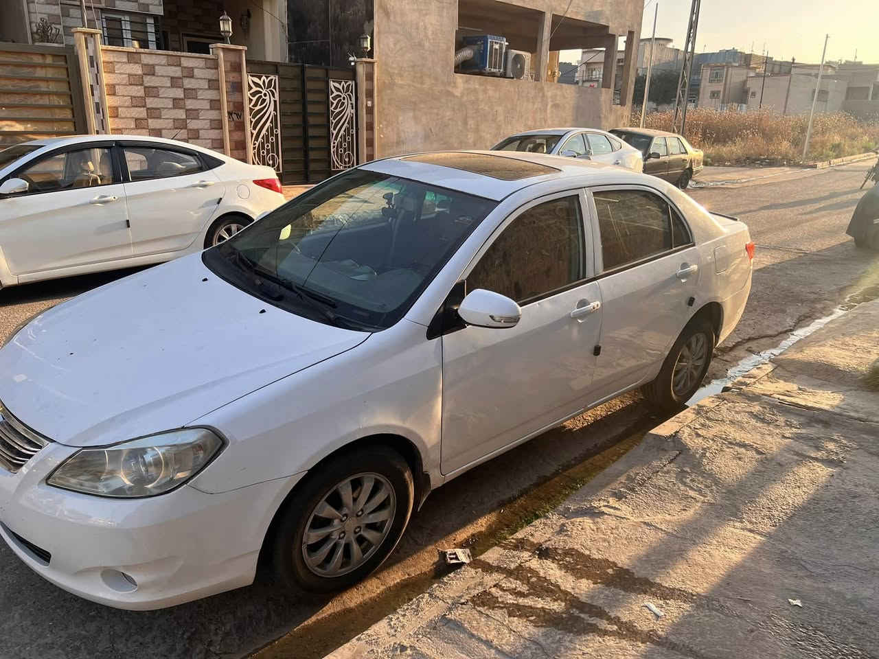 السلام عليكم سياره BYD موديل ٢٠١٣ فول بس كير عادي المرغوب G3 سياره بدون صبغ بس البوند مبدل بدون ضرر السعرررر ٦٣ وبيها مجال للشاري تريد خاص او تتصل *********** بي واتساب
