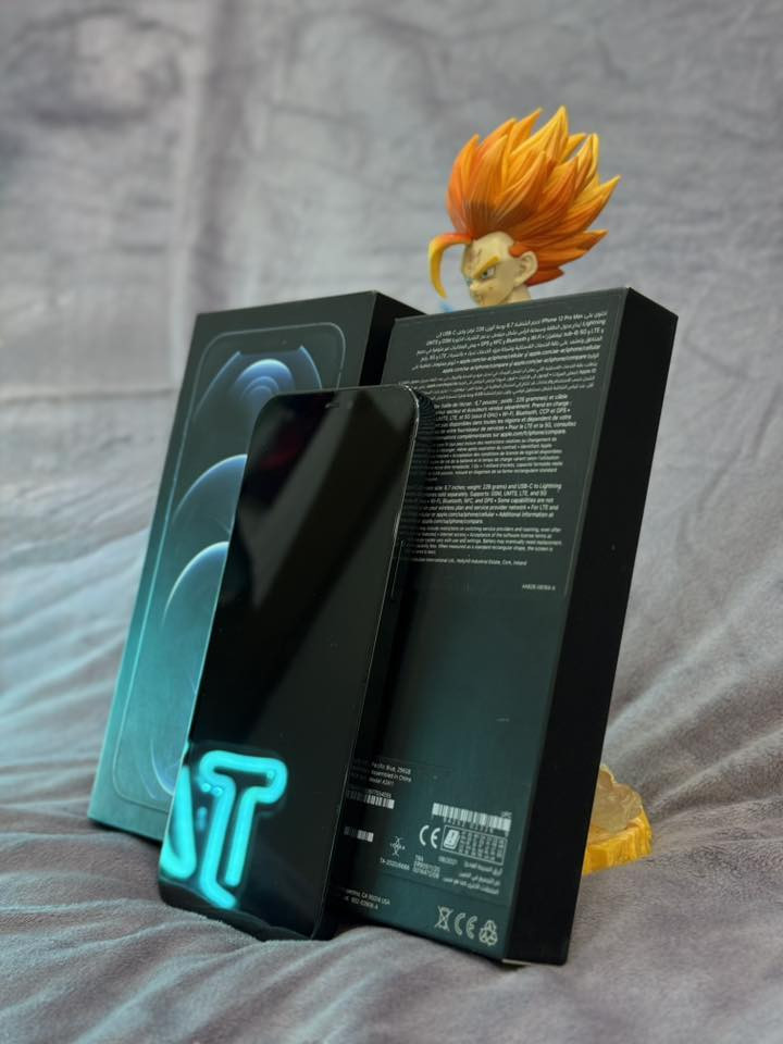 ‏ للبيع iPhone 12 Pro Max 
• الحالة: نظيف جداً بدون أي خدوش أو صيانة سابقة.
* ﻿﻿المواصفات: نسخة الشرق الأوسط .
* ﻿﻿صحة البطارية: 77% (أصلية ولم تُغير).
* ﻿﻿الملحقات: [الكارتونة الاصلية مع كيبل].
* اللون : ازرق المحيط الهادئ 
* ﻿﻿الموقع: [بغداد الحرية]
* ﻿﻿السعر: ٦٠٠ الف وبي مجال 
* ﻿﻿التواصل: عبر الخاص


**إذا كنت صاحب هذا الإعلان وتريد حذفه لأي سبب، رجاءا أرسل رسالة إلى الدعم الفني**