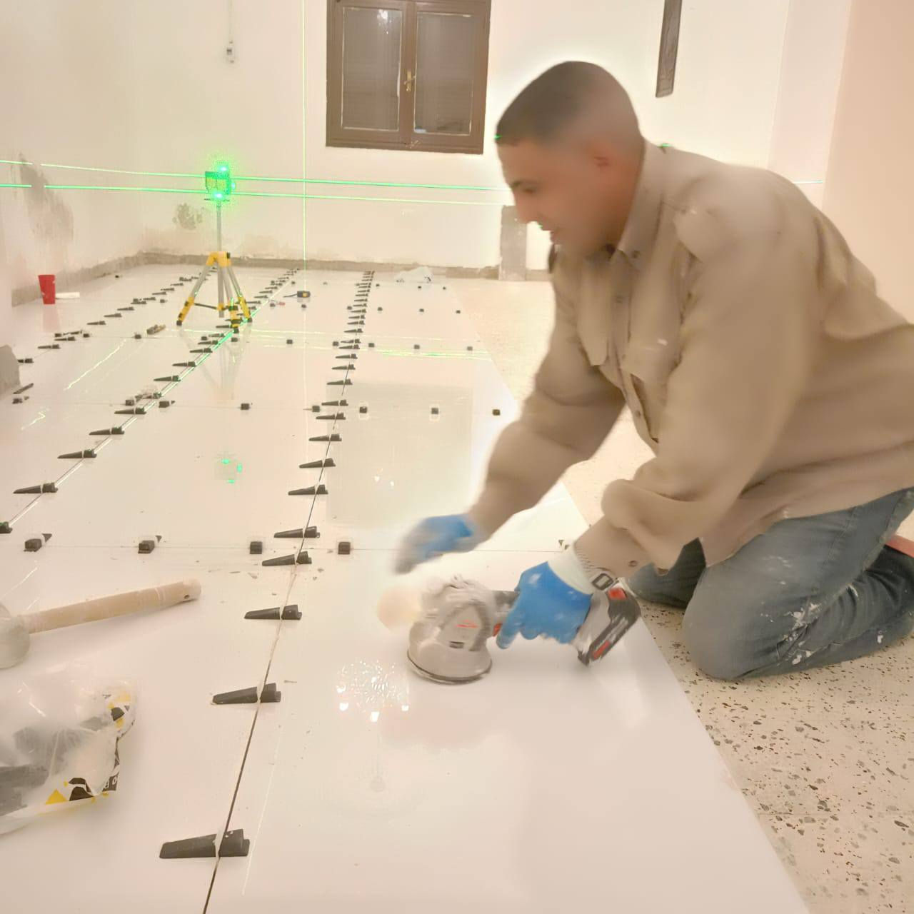 اسطي جمال خلفه سيراميك والبورسلين 
 حمامات وارضيات والكاش والمرمر والدروج شغل نظيف رقم التليفون ***********
