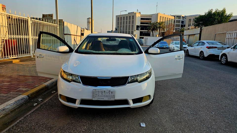 السلام عليكم
سيراتو خليجي لونها ابيض محرك 1600 
موديل 2013
رقم نجف بأسمي سنوية سارية 2029
ماشيه 190 الف كيلو 
مواصفاتها 
كشنات جلد ، أرضية مفروشة ، شاشة كاميرا ، ويل 17 رياضي 
بيها اربع قطع صبغ 
السيارة ع ايدي مداريها دهن وبانزين  وكلش حلوة احلى من الصور گير ومكينة مكفولات منظومة تبريد جديدة حدادية جديدة
السعر٩٨ وبيه مجال
مكاني النجف
تفاصيل اكثر واتس (***********)
