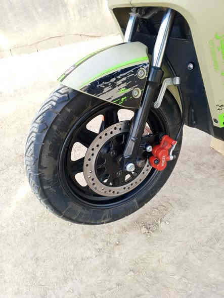 للبيع دراجه شحن نوع R11 موديل 2025 دراجه نضيفه كهربائيات كله شغاله مابيه اي نقص ولاا مصلحه على وضع شركه
مواصفات 

تشغيل عن بعد 

شاشه آيباد اي عطل يضهر بل شاشه

خمس بطاريات دبل كبار 

قوه الملف 1500 واط

سطاب اكسن 

دبل اشاره+ اشاره يمين يسار 

نضام 4 سرع سرعه  99 

نضام (P)

نضام (R) رجوع الخلف

سكن لايت عالي ناصي 

شحن تليفون يو سبي 

قفل ستريرن 

جهاز نذار عن سرقه 

ستاند وسط و ستاند جانبي 

بريك عنبار دهن امامي خلفي 

مزوده فجوج حمر تايرات جوبلس 

32 امبير  60V

دراجه سريعه شلعه قويه

نضيفه و حلوه مابيه اي شخط سعر (475)وبيه مجال

مكاني بابل حمزه الغربي 

للاستفسار رقم ***********
