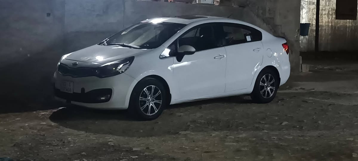 سلام عليكم كيا ريو ٢٠١٤ فول مواصفات ماعدة البصمة سيارة بسمي هزه جديد ٣ قطع بي مابي اي نقص بدون دواخل 
داخل لوننين مشمشي او اسود سعر ٩٥ بي مجال مكان سليمانية  ***********
***********
