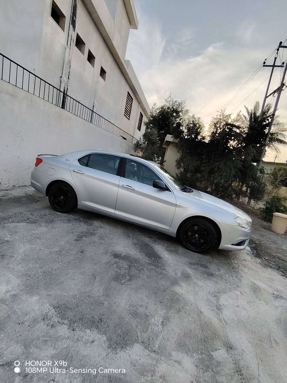 سلام عليكم بايك للبيع اومراوسه موديل 15 سنويه جديده رقم بس قديم فول مواصفات كلين بدون صبغ وتعديل محرك 20توربو كير محرك ابشرط مامفتوح  توربو جديد صدر امامي وخلفي ع وضع شركه شرط ربع دينار مابيها مصرف
 مواصفاته  فول فول
 1اسلايت  
2بصمه 
3كشنات جلد 
4كشنات اماميه تبريد تدفئه 
5برده خلفي كهربائي 
5رادار جانبي
6 حساسات اماميه خلفيه
7 تحكمات استيرن 
8زراكات لايت
9يدات نيكل 
10يدات اماميه بصمه 
11لايتات زينون 
12ويل 17
13مرايات شفت 
14ماسحات حساسه من تمطر بنفسه تشتغل حسب سرعة مطر 
15ايرباك اماميه جانبيه خلفيه والكشنات 
16سماعات من شركت بويس 11سماعه بيها 
17شاشات اماميه وخلفيه 
18مانع ازلاق 
19انظمة قياده نورمال سبورت كير عادي
20شفتات استيرن 
21تبريد قطعتين امامي خلفي
22شاشه صغيره للتبريد مناخ قطعتين فان 8 سرعات ثلج 
23بريك ABS
24 شاشة عطلات 
25 جكمجه اماميه ثلاجه
26 4 جامات فول اوتو طكه وحده تنزل طكه وحده تصعد
سعر 95بي مجال قليل رجاءً اذا مو شراي لاتعلق خاص مفتوح وهذا رقمي *********** بي واتساب دكوك, كركوك
