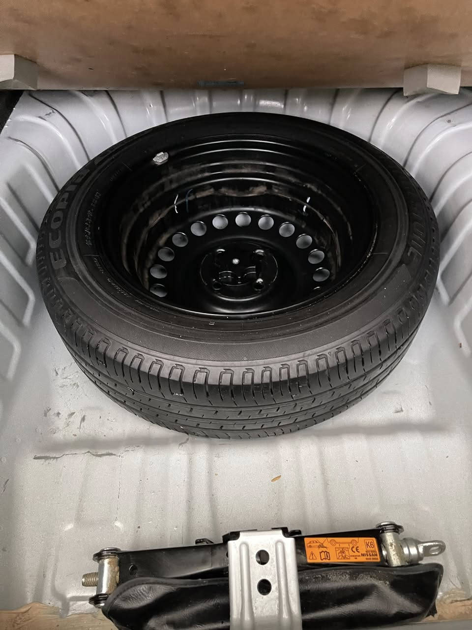 نيسان سني هندي
مديل ٢٠٢٤
ماشية ١٤ الف فقط 
بيها قطعتين صبغ بيبان ثنين فقط
ترقيم جديد سنويا ٢٠٣٢
البصرة المعقل 
رقم ***********
