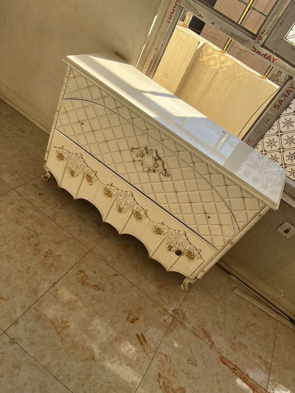غرفة صاج عراقي درجة اولى ٦ بوب ملحق السعر ٤٥٠  ألف العنوان بعقوبة المفرق ***********
