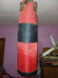 كيس ملاكمة • قفازات ملاكمة