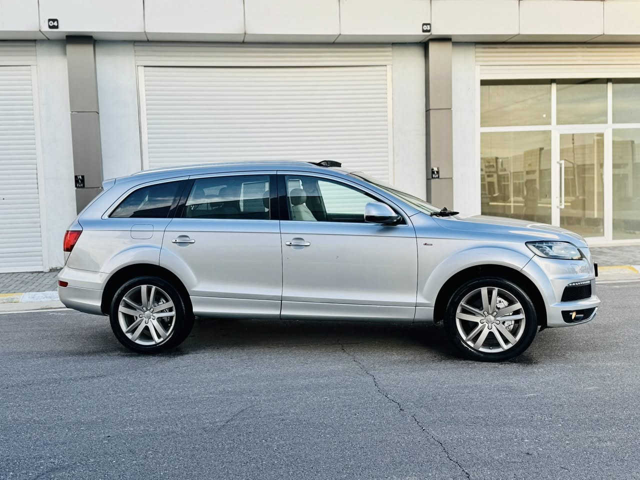 بسم الله الرحمن الرحيم
ئاودى Q7 S-line Quattro 2012 فول مواصفات ١/١
مواصفات خليجي وكالة شريكة سردار ضمان دولي
لون سلفر
------------------------------------------
مكان🌆: سليمانى                سعر💵: 139$
هاتف☎️: ***********
------------------------------------------
محرك سته سلندر V6 3.0L سوپه ر چارچ محرك بنزين
گير و محرك بشرط مابي سوت و دغان و صرف  خلل مابي
ماشية 105 الف حقيقى
------------------------------------------
سيارة حيل حيلوة جديد ماشالله
بدون صبغ 
سيارة كل على وضع بيلادي
سنوي بسمي تحويل نفسل يوم  
سنوي و ارقام جديد ٢٠٣١
-----------------------------------------
مواصفات
{ بصمة - پانوراما - داخل اصفر - صندوق شفت - ٣ پردة - ماوس - ٧ راكب - كشنات جلد - كشنات كهربا - سيدي بوكس - تبريد مركزي - كاميرا - حساس خلفي و امامي - لايت ليد - ڤوليوم - تحديد سورعه - وبعد )
-------------------------------------------
اربع تايرات و ويل بيلادي جديد
ته حويل غه رامة بشرط سنوي بأسمي
سيارة شرط بدون اى نواقص گير و محريك و حدادي و كاهرباى كولة بشرط
--------------------------------------------
بسم الله الرحمن الزحيم
‏ AUDI Q7 quattro S-line 2012
ئاودى موديل Q7 S-line 2012فول فول مواسفات پانؤراما
مواسفات خليجى سفرى شه ريكه ى سه ردار زه مان
ره نگى سلفه ر 
-----------------------------------------
شوين🌆: سليمانى              سعر 💵: 139$
موبايل☎️: ***********
-----------------------------------------
مه كينه V6 شه ش بستؤن 3.0 سوپه ر چارچ به نزين
گيرو مه كينه ى به شه رت
سه وت و سه رف و خه له لى نييه به شه رت
 105 هه زار حه قيقى رؤيشتوه

-----------------------------------------
بي بوياخه 
زؤر جوان ماوه ته وه و نمونه يه له جوانيدا
به ناوي خومه وه يه سه نه وي تا ٢٠٣١ تازه يه
-----------------------------------------
مواسفات
( به سمه - پانؤراما - ناوزه رد - په رده - سندوق شه فت  - كوشن جلد - ماوس - سيدى بؤكس -سئ ريز كوشن - ته بريد مه ركه زى -  كاميرا - حاسه ى پيش و دوا - لايت ليد - ڤؤليؤم - تحديد سورعه - زؤر مواسفاتى تر )
------------------------------------------
چوار تايه ويلى تازه ى و كامل سيرڤزى بؤكراوه
سه نه وى به ناوى خؤمه وه يه
ته حويل و غه رامه به شه رت
{{ گير و مه كينه و كاره باى و هه موو گيانى به شه رت }}
------------------------------------------
