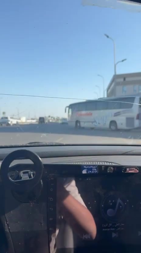 باص 350 بحرينيه للبيع
مكينه8 كير 6 مكينه كير جديد اكسل كلج جديد حداديه كلهن جدد وتبريد وتدفئه  صيني ابو التفاحه جديد وكمبريسر 3كورات جديد ثلاجه سبلت مناميه كهربائيات كلهن شغاله وتخم تاير 
يعني بوجهك للشغل 
رقم 2001 انكليزي بغداد بسمي شرط التحويل 
خطهاا بصره كربلاء 
وصل خط وبحث جديد 
مكان السياره بصره 
رقم راعيهاا عادل ***********
بيع فقط بدون مراوس
