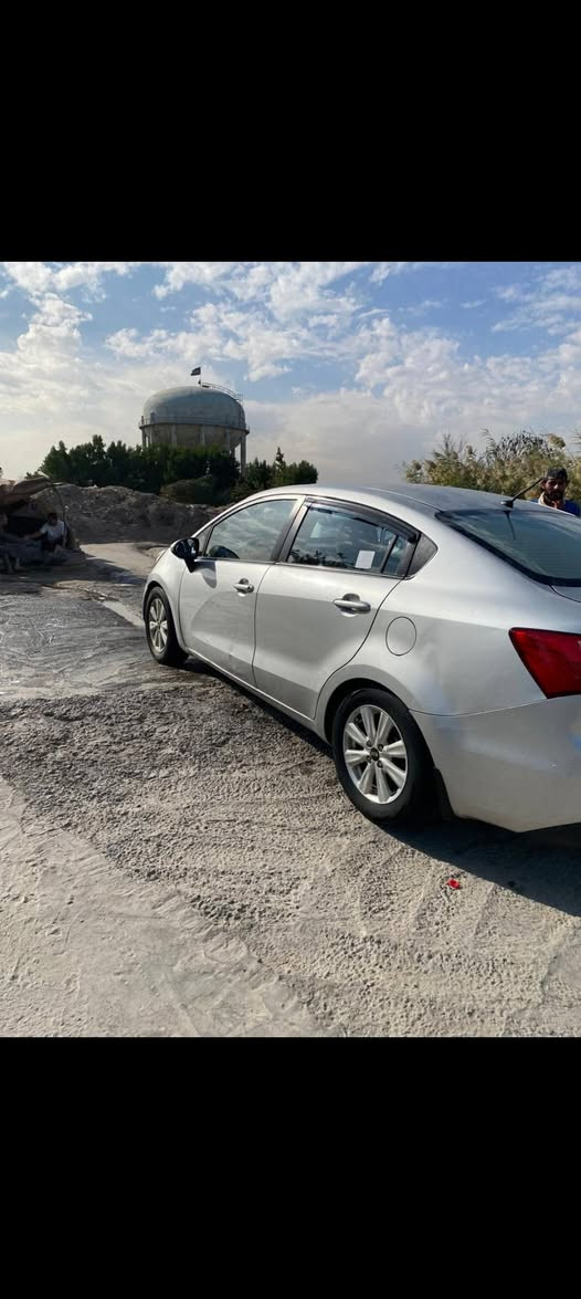 سلام عليكم كيا ريو موديل 2013 خليجي رقم اربيل بأسمي حجم المحرك 1600 المرغوب  السياره ببيه٣قطع بدون دواخل مكاني كربلاء  السعر ٧٨ وبيه مجال قليل للستفسار ***********
