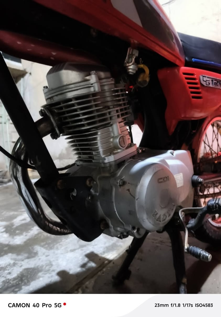 سلام عليكم دراجه للبيع ارشه 2014اوراق أصولي مكينه مفتوحه مبدل بوشه وبستم وولفات مكان كوت شارع النفط سعر 550وبيه مجال الطيبين خاص مغلق *********** والمو شراي لا يتعبني تره يجي رد مزين 😅
