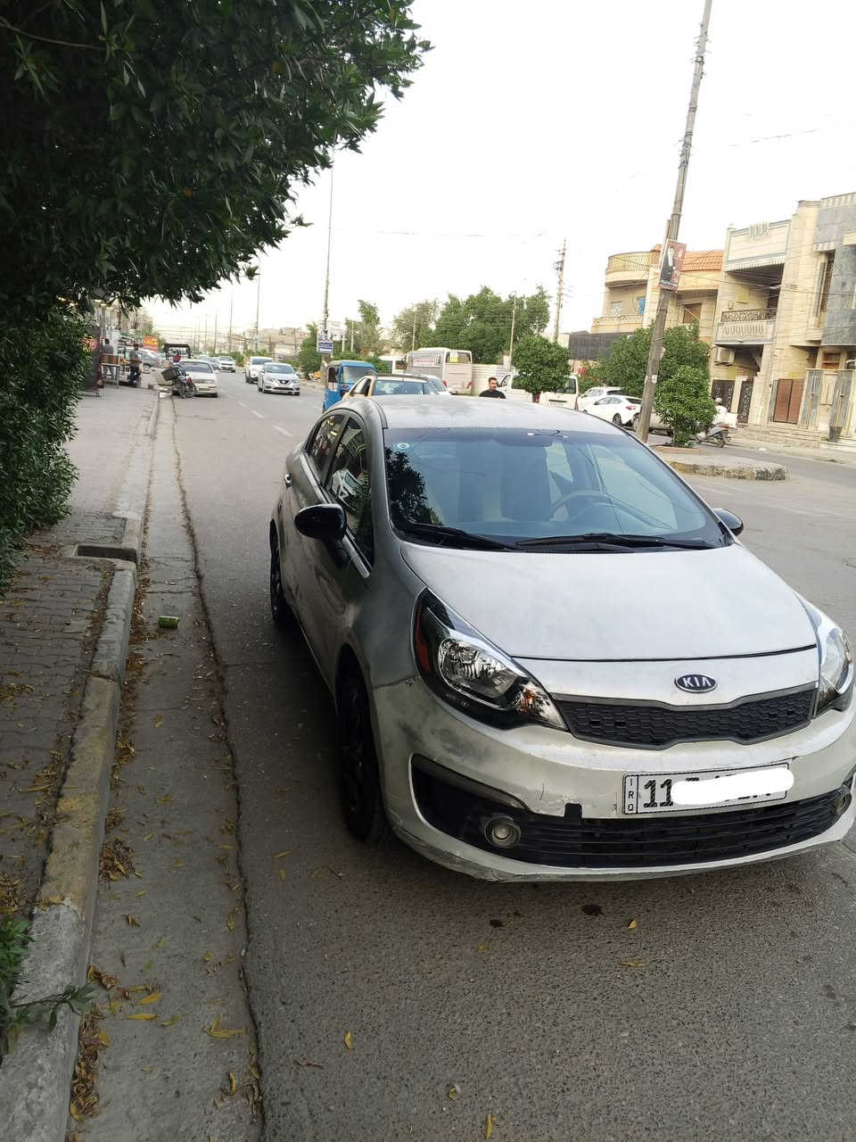 كيا ريو رقم بغداد موديل 2016 امريكي محرك 1600 السيارة بلادية بدون دواخل جراد خفيف السعر 80 موبايل ***********
