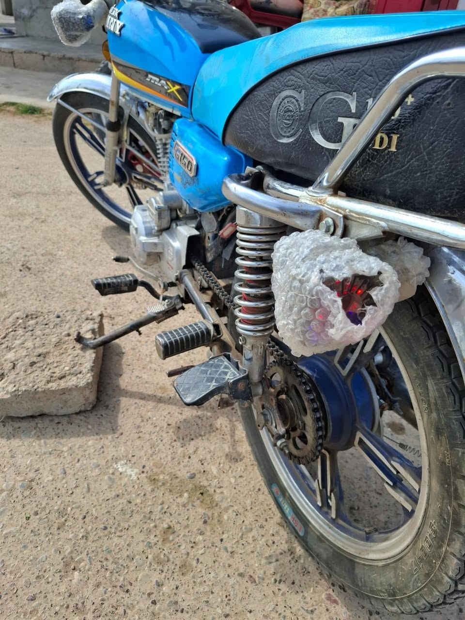 مابعد السلام دراجه ايراني موديل2022:منفيس ودراجه نضافه كدام عينك للبيع الاستسفار خاص


**إذا كنت صاحب هذا الإعلان وتريد حذفه لأي سبب، رجاءا أرسل رسالة إلى الدعم الفني**