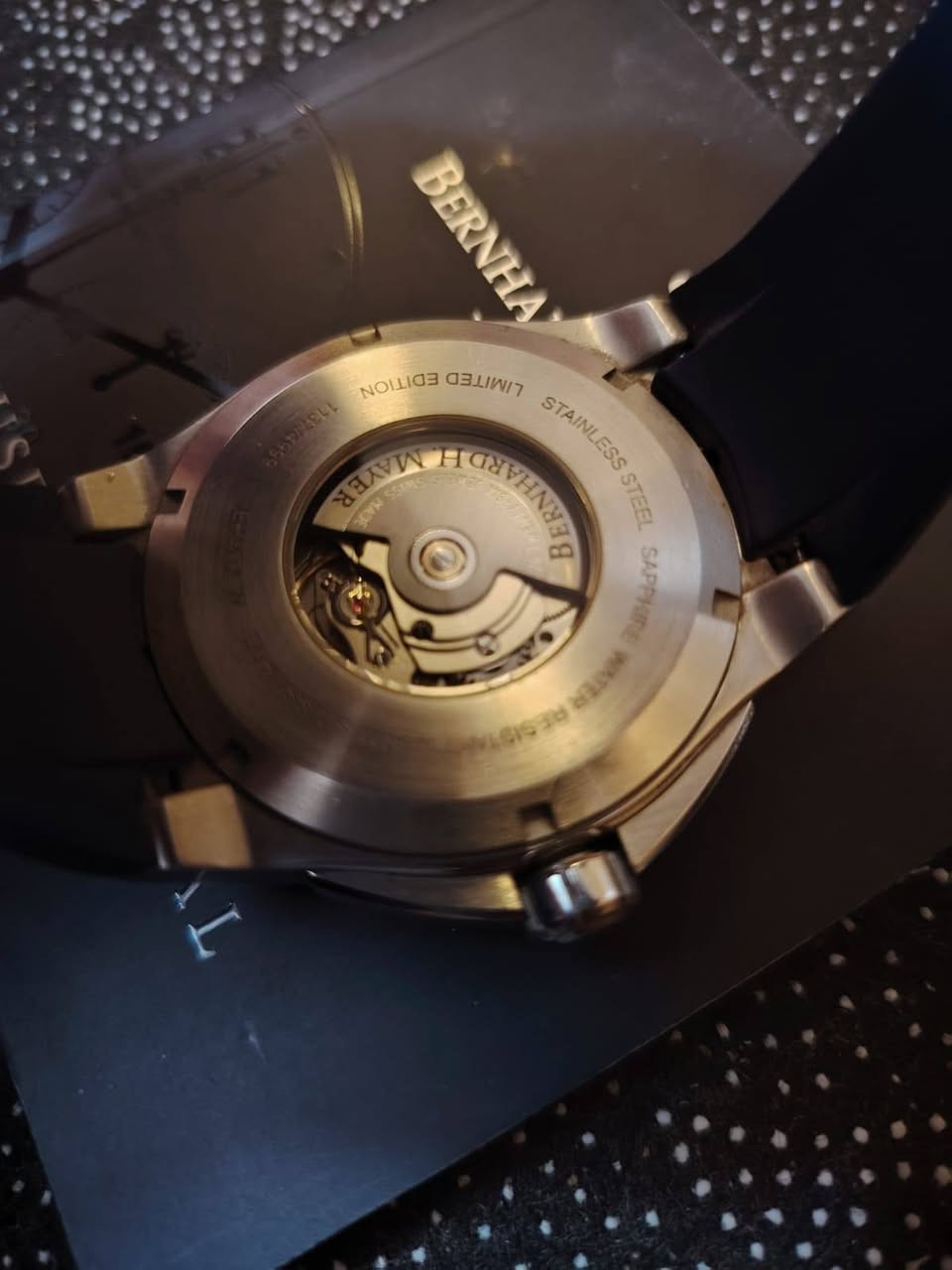 ساعه بيرناد اج ماير اوتماتيك  اسويسري اصلي اصدار محدود  معه الحافضه والدفتر 
مستخدم  سعر 375$ يوجود توصيل الئ جميع محافظة العراق


**إذا كنت صاحب هذا الإعلان وتريد حذفه لأي سبب، رجاءا أرسل رسالة إلى الدعم الفني**