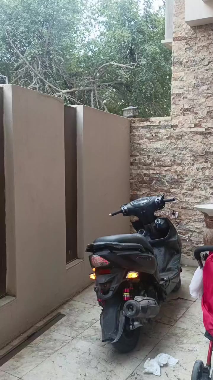 سلام عليكم دراجه لبيع جيتي آر كفر شويه تعبان محرك مكفول الدراجه خير من الله السعر 800وبيها مجال المكان الكراده الرقم ***********لاستفسار عل رقم فقط والدراجه كدام عينك نقلها اقباقه مال اشاير وذلك فقط
