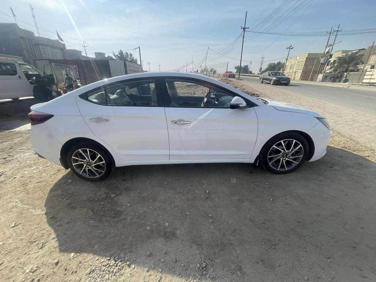 السلام عليكم النترا ١٩ خليجي ماشيه ١٢٣ فول ١على واحد ميحتاج اذكر مواصفاته مكينه ألفين دوش كير ATالمرغوب اربع انظمه قياده كل المواضفات بيها هذا حادثه بلباب ورجع عليه سياره وتعمرت  حار ونصبغن وبنيد وجاملغ ثاني توحيد لون سعرها ١٣٨$وبيها مجال قليل رقم بغداد حره سنويه ٣٠ مكانها العماره رقم ***********
