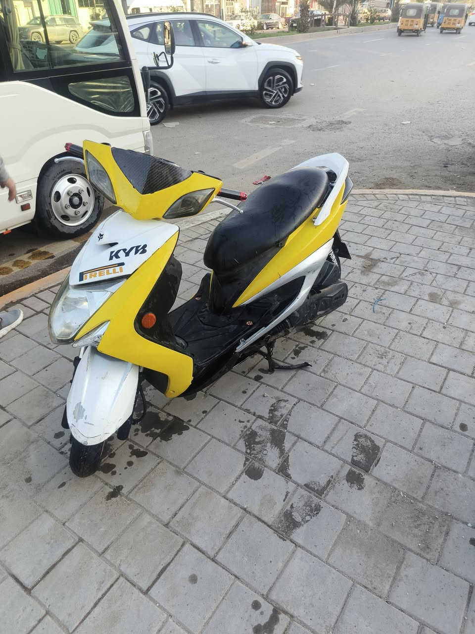 . 
السلام عليكم سكنس لد للبيع دراجه حلوه وكامله مابيه نقص تريشه يسره موجوده نكره دراجه بيه قطعتين كاربون الياف وكلج خلفي ودبلات خلفي وطرر و قبق عنبار وطار كرزي مال شاصي وفلاوين مكينه تخبل سعر 600 وبيهها مجال لطيبين مكاني حي اور. ***********.
