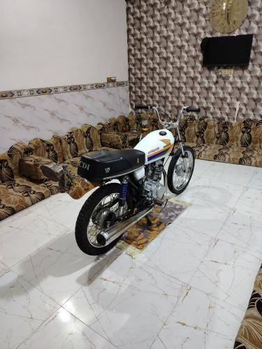 السلام عليكم شباب دراجه للبيع
(السعر 675 وبيها مجال قليل ولي مايعجبه السعر كلشي موجود بل سوك) 
نامه متياز محرك 24 شاصي نامه برو موديل 20 الدراجه
(أوراق أوراق أوراق اصولي)
محرك شلعه شك الكاع مفتوحه ولفات فقط الدراجه نضيفه عوزها ترتيبات بصيطه
مكان الدراجه دوانيه مركز للإستفسار /***********
