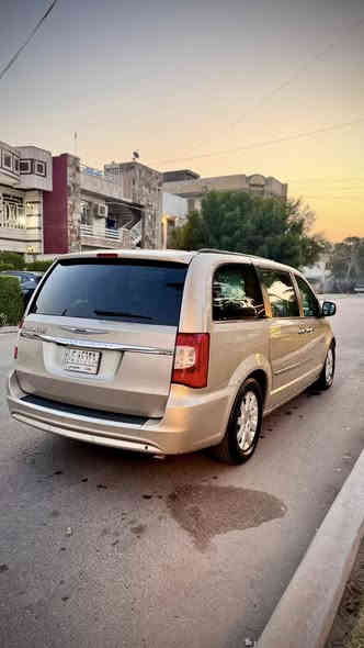 السلام عليكم 
كلايسلر تاون كانتري للبيع 2014 
رقم بغداد بأسمي 
المواصفات 
رادار جانبي 
ابواب كهرباء
جنطه كهرباء 
كشنات كهرباء 
فول كهرباء 
كشنات منفصل 
السياره شادلهه منضومه غاز 
حادثهه جاملغ وبنيد امريكا وبيهه جاملغ خلفي هنا بالعراق 
صور الحادث موجوده بالمنشور 
ماشيه 122 
السياره نضيفه ومابيهه اي نقص 
السعر 153 وبيهه مجال 
مكان السياره بغداد السيديه او حي الجهاد 
للاستفسار الاتصال على الرقم 
***********
مكلف بالنشر
