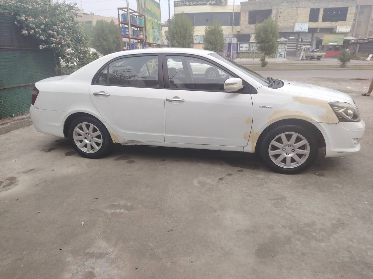 السلام عليكم جيلي موبل للبيع موديل 2013 رقم بغداد ألماني بأسمي تحويل مباشر سيارة جاهزة محرك لا تنقيص و لا تبخير گير جديد قبل شهر بدلته تبريد شغال السيارة بيها ملاحظات بالگشر مثل ما موضح بالصور معجون بعده ما مصبوغ دواخل نظيفه سونار موجود المكان بغداد السعر ٤٧ و بيها مجال شي قليل المكان
***********
