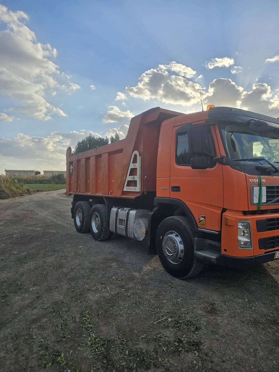 السلام عليكم فالفو شيطان البيع 2004 كير 3في3 مكفوله كفاله عامه سنويه بسمي مكان واسط سعر 450 بيه مجال ***********//***********
