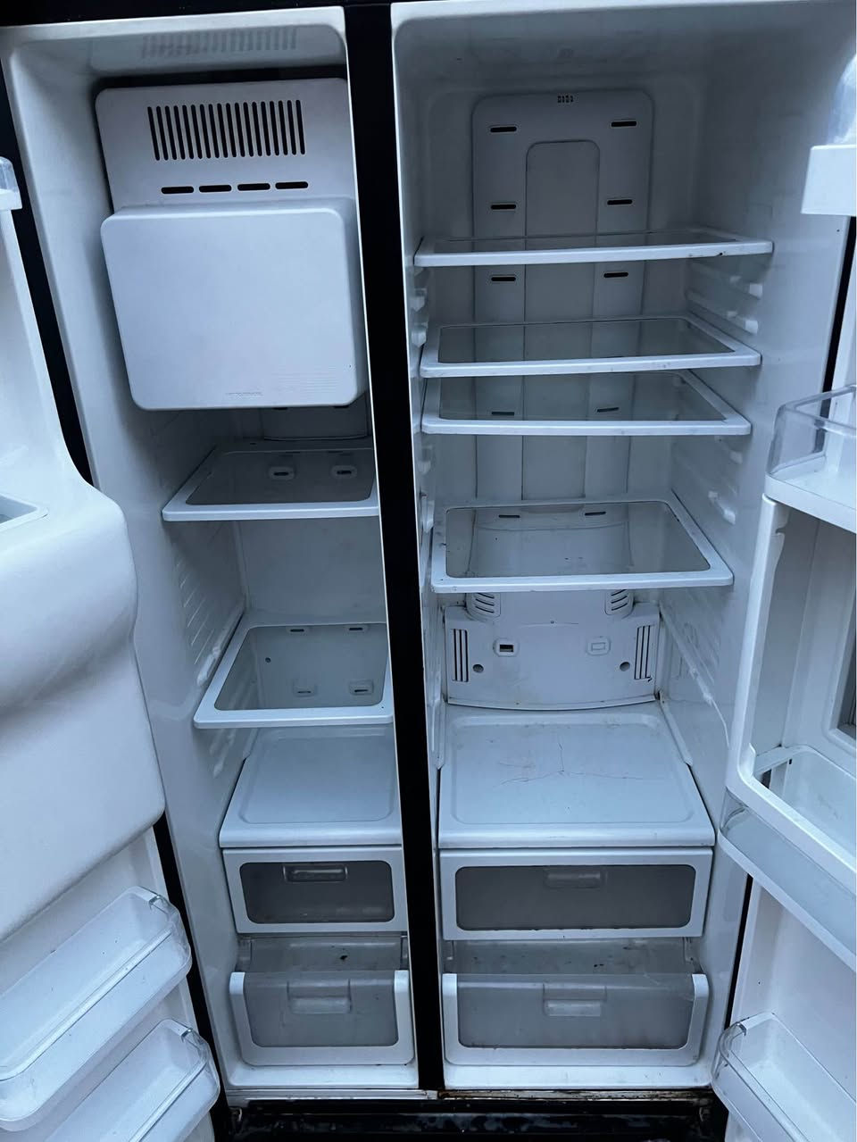 ثلاجه سامسونك نضيفه كلش بابين بارد ماء او ثلج بلور او صيدليه من ضمنه موصفاته كامله للستفسار التصال *********** عمارة, ميسان
