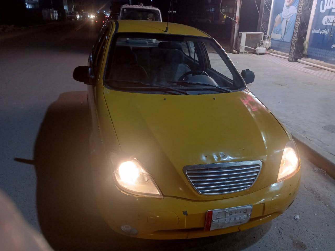 سياره طيبه موديل 15 للبيع
السياره قبل كم يوم طلعت من التجفيت 
صدر أمامي خلفي مبدل جديد 
كهربائيات كله شغاله 
صاحبها يطلب 175 ألف ينزل من السعر
غرامات وهيئة 410 ألف ينزل من السعر 
سعر السياره 32 وبيها مجال 
***********
