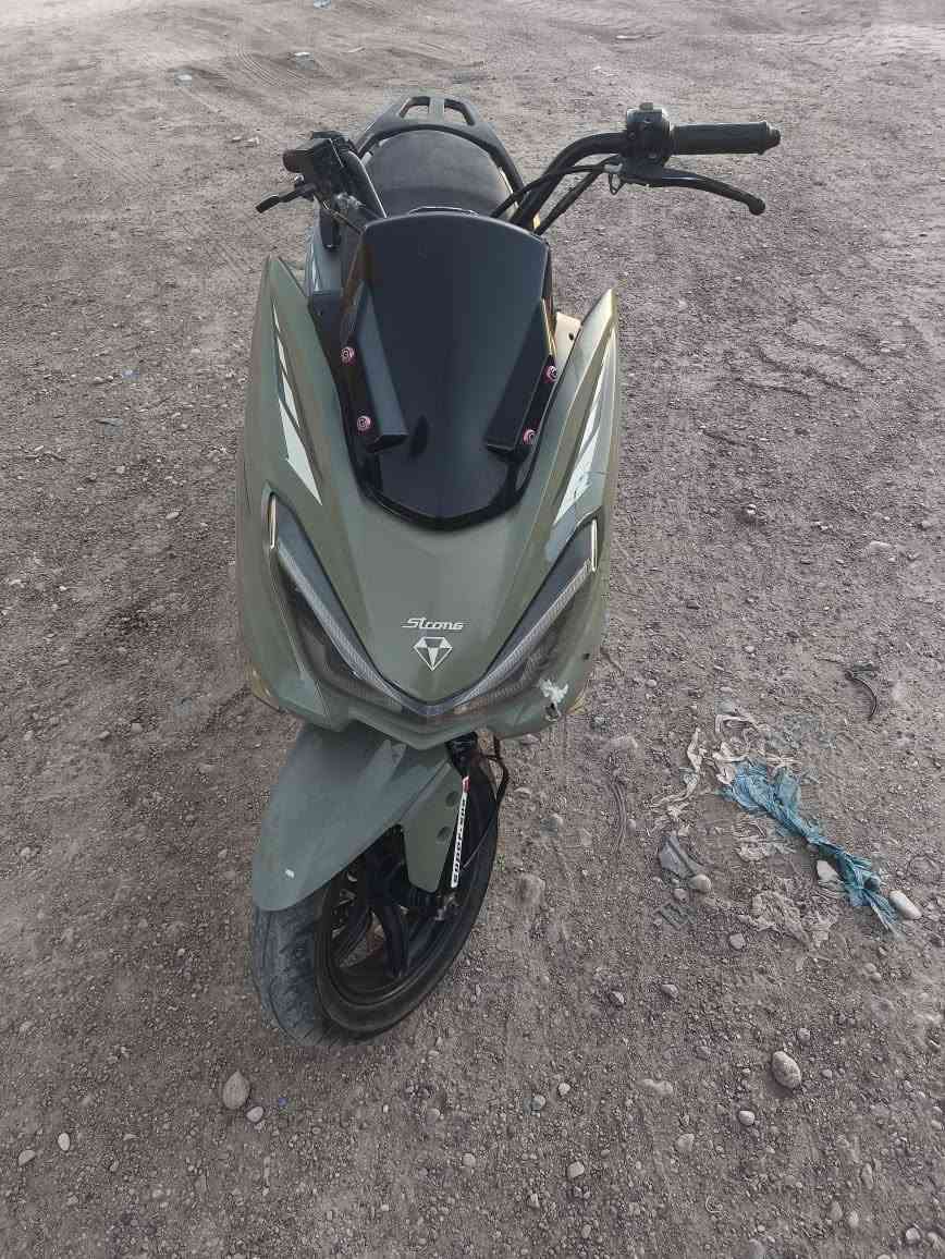 السلام عليكم سترونك موديل23 مكينته ماكس ياباني سرعته140كاملةمن كلشي سلف هندرلايت زنون اشاير هورن ستاندصفح كهربائي تايارت جدد دراجةشلعته فول ناعمة حلوةعنوان ديالى هبهب***********
