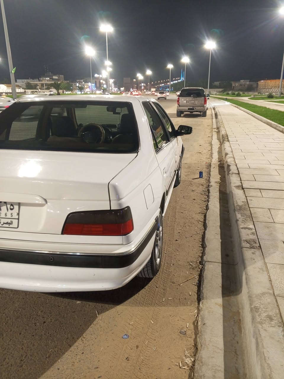 اسلام عليكم  بيع مستعجل بيجو بارص موديل 22 شكل 23 سيارة جاهزه من كل شي دواخل عسلي كشنات كهربائي تحكم ستيرن مرايات شفط شاشه حساسات هواء ملاحضه بيها بس مدكر امامي مبدل وتكحيل بصيط بلبنيد سيارة اقصاد استقطاع مباشر ع كي كار المشتري نسويله وكاله سعر 67 وبيها مجال العنوان بصرة ابي الخصيب شراي يتصل ويدلل رقمي ***********
