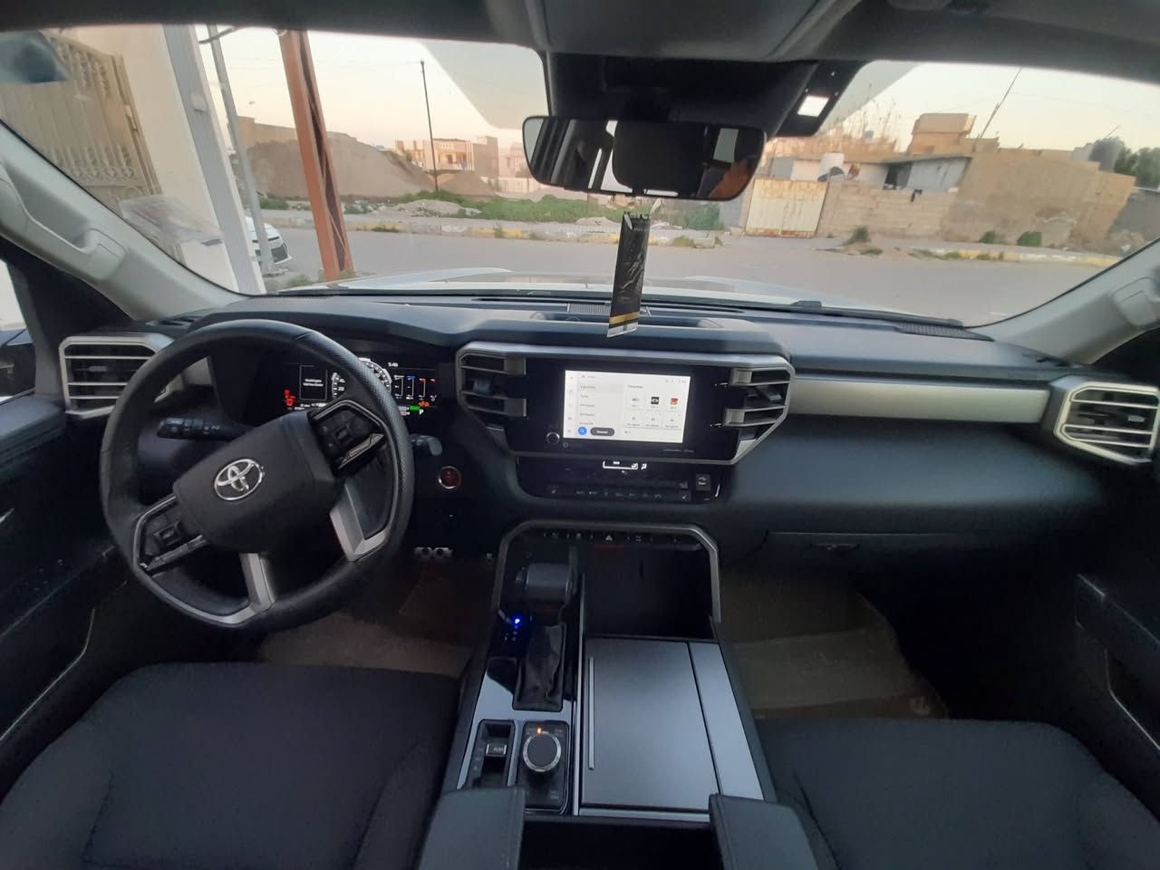 سلام عليكم 
تيوتا سيكويا ٢٠٢٣ هايبرد توين تيربو TRD of road وارد امريكي حادثه بنيد مبدل بلاد  وجاملغ و الباب مصلح و مصبوغ وصور حادث مرفقه وي الصور مواصفاته ماشيه ٣١  الف كيلو متر 
محرك ٦ سلندر ٣٤٠٠ توين تيربو 
بصمه تشغيل وابواب وتشغيل عن بعد 
مري شفط وقلاب 
فتحة سقف 
7راكب 
شاشه صغيرة  كامره دواره 360 درجة 
تبريد ٣ قطع 
 رادار امامي خلفي جانبي توقف ذاتي تحديد مسار قياده ذاتيه وظعيات قياده وهواي بعد بيه مواصفات 
رقم بغداد الدولي بأسمي تحويل مباشر 
سيارة موجود بديالى بعقوبة 
الاستفسار الاتصال ***********
