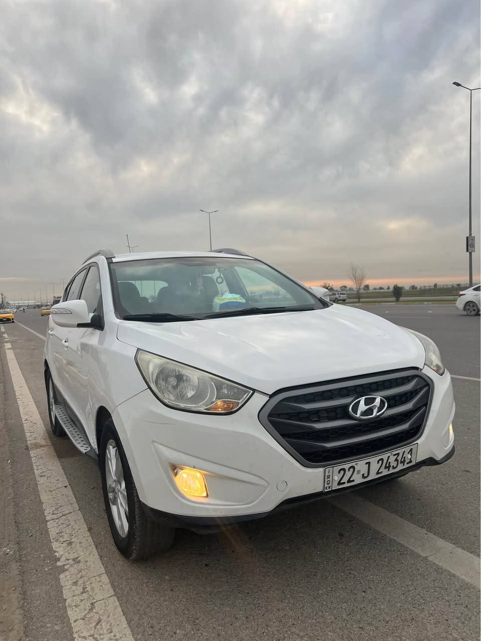 توكسان 2013 ثلجي سيارة صبغها كايم تقشير وباخين بدون ضربه ولا كلبه ولا دواخل سيارة مو صبغ عام كله كبس سونار موجود دفتر بانزين سنوية جديد عنواني كركوك حمزلي اقره منشور وخابر سعر 127 بي مجال شرط تحويل وكص وغرامات 
*********** كركوك, العراق
