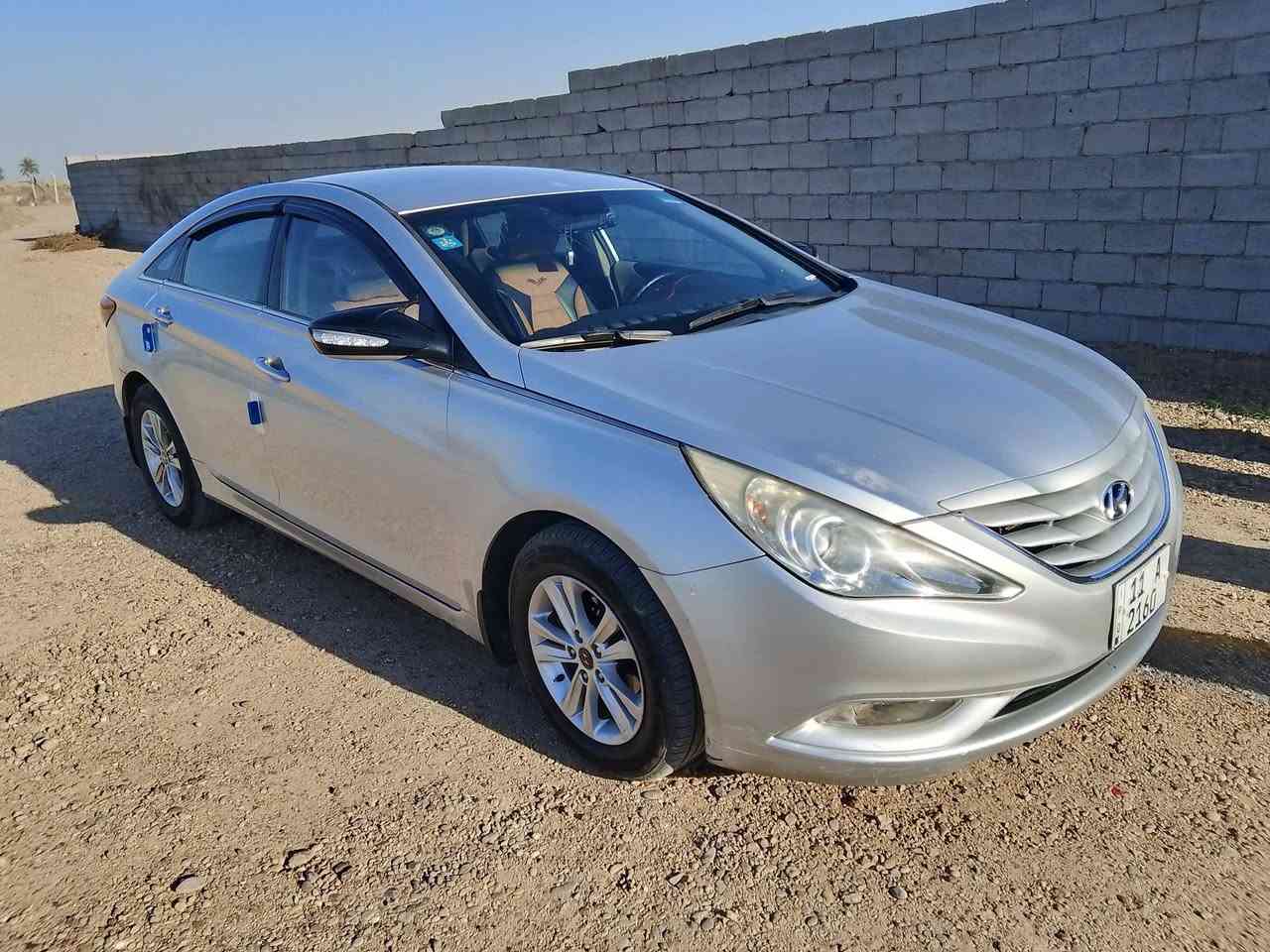 سلام عليكم
لبيع سوناتا 2011 خليجي 
رقم بغداد الدولي بسمي 
كير محرك صدر تخم تاير تبريد تدفئة كلة خير من الله 
سياره جديده جداً 
مالت جناي 
مكفوله من الصبغ او الضربه والتبديل 
شاشه تحكمات ستيرن 
محرك 2400 
السعر 125 وبيها مجال
مكاني بغداد 
مكلف بل نشر الشراي يتصل عل رقم 
***********
