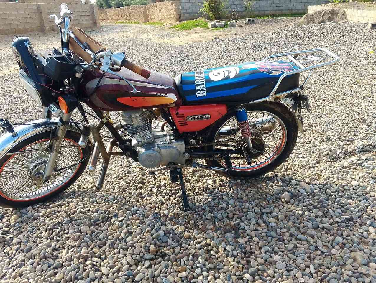 السلام عليكم موطور اربعه كير نضيف للمراوس بكله ***********
