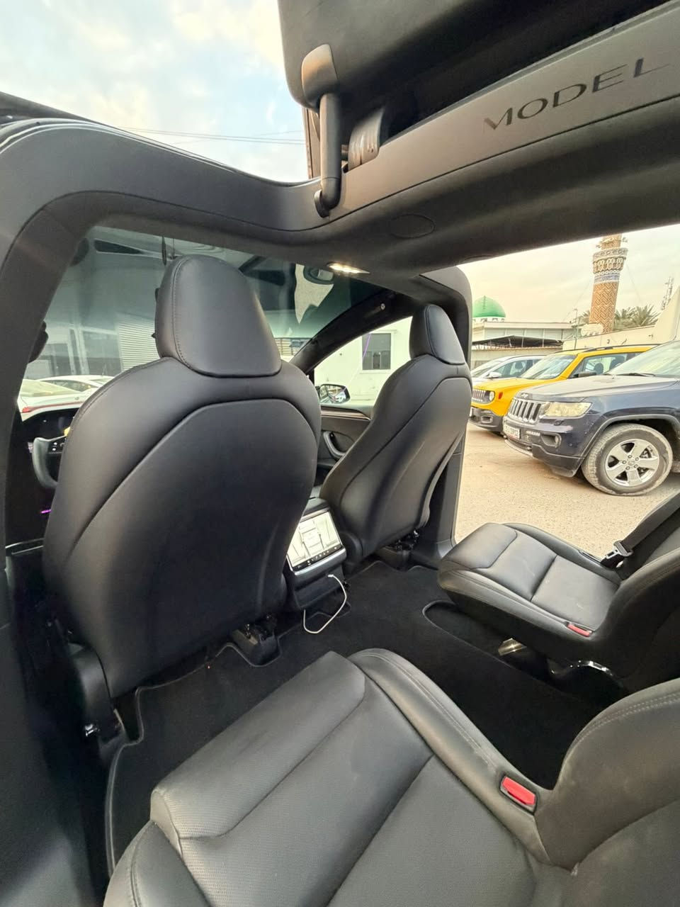 السلام عليكم
تسلا مودل X SUV
6 راكب
موديل 2023
مبدل فقط جاملغ ايمن
بدون دواخل
ماشيه 30 ألف
رقم بغداد رقم انكليزي
السياره مغلفة PPF ضمان عشر سنوات
700 حصان
السيارة مسجلة بأسمي 
مراوس بتاهو او جمسي يوكن
للتواصل: ***********
