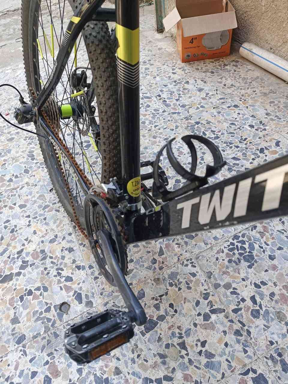 للبيع 
ناقصه بس زنجيل 
بغداد مدينه الصدر
سعر 300 
***********
