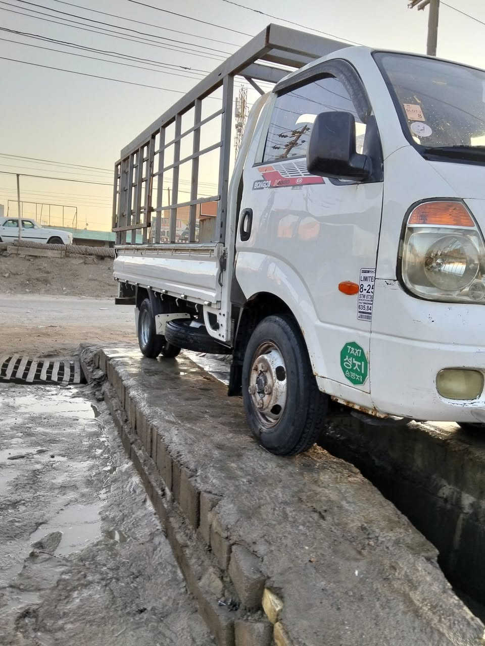 سلام عليكم كيه فحل 2009 ضربه بل دوسه السايق كيه قماره حداديه جديده رقم بغداد بسمي العنوان ناصريه سوق الشيوخ السعر95
الاستفسار 
***********
