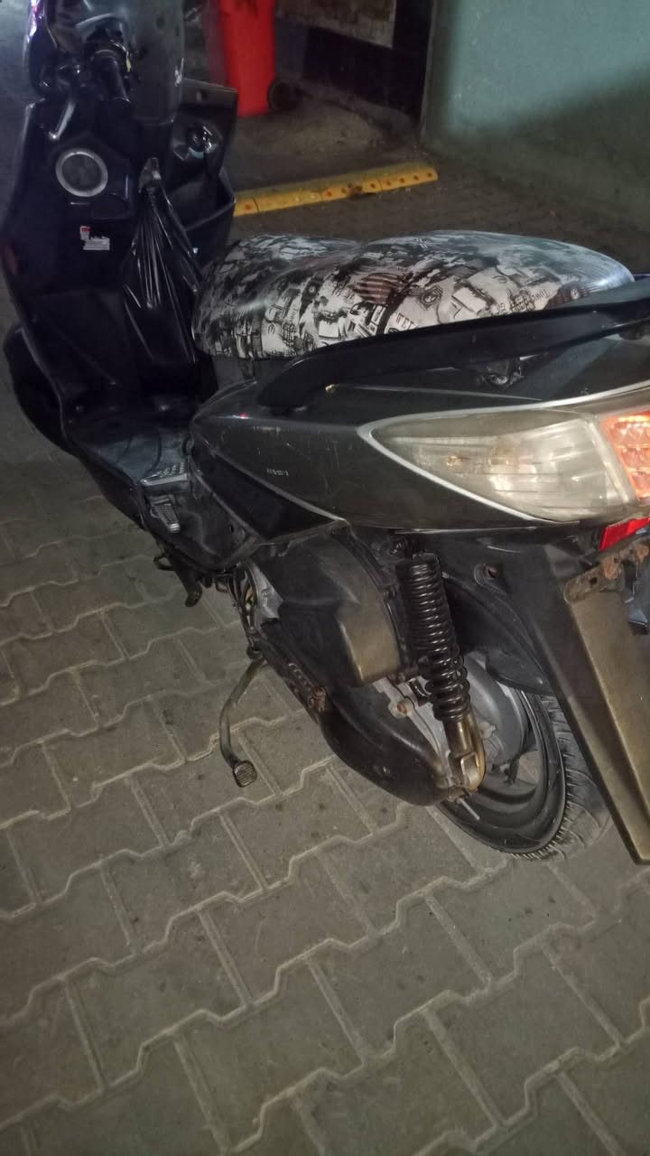 اسكنس فحل طلاعات نوزل خطين كهربائيات كلهة شغالة محرك ناعم كلش سلف وهندر درجة ختم واحد وني مسويلهة فابلون اذا تريد شيلة نكره بكل وقت سعر 700 وبيه مجال مكاني بغداد نهاية حي اور *********** أو مراوس ب ماكس
