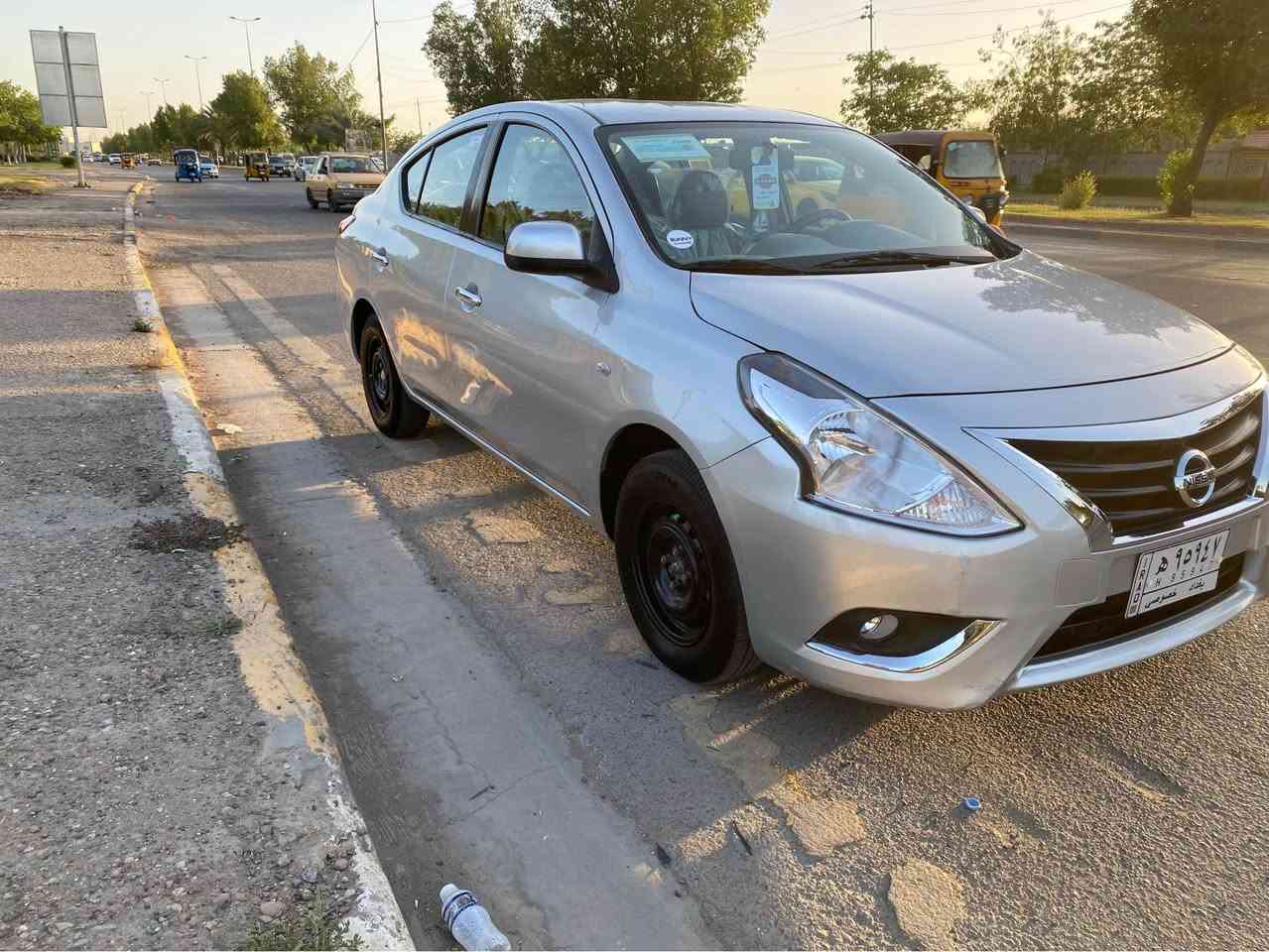نيسان سني ٢٠٢٠ هندية ام البليته الزركة السيارة من الشركة عدنة مكفولة من تبديل وصبغ بيهة بارد قليل بخشم الجاملغ السيارة تخم تاير جديد صدر  محرك وكير كفالة من كلشي جديد تبريد شرط ثلاجة ماشية ٨٠ الف كبات  الشركة وأرضيات سبيرهة شرط الأصلي السعر  ٩٢ ورقة وبيهة مجال بسيط للاستفسار *********** سيف مكاني بغداد شهداء البياع بغداد, العراق
