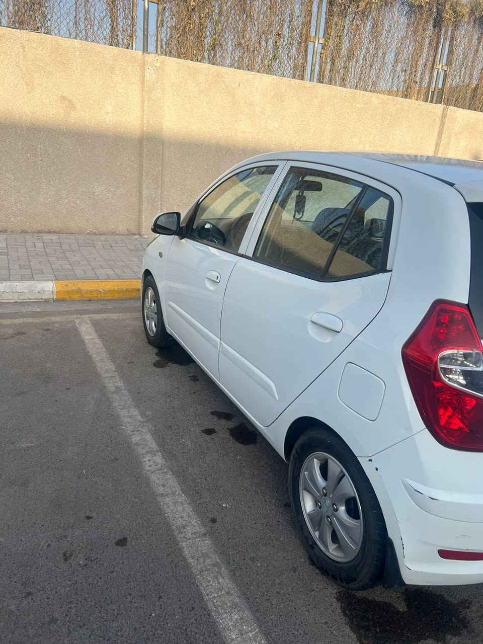 سلام عليكم هونداي اي تين موديل 2013سياره مكفوله كفاله عامه على وضع الشركه شرط سونار سياره مكينه وكير مكفولات صدر امامي و خلفي جديد تخم تاير جديد سياره معروضه 85وبيه مجال مكان سياره بقداد شارع فلسطين شراي يتصل على الرقم ***********
